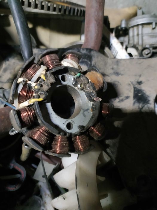 Скутер  выхлоп вариатор и ДР вайпер 150 остатки запчасти