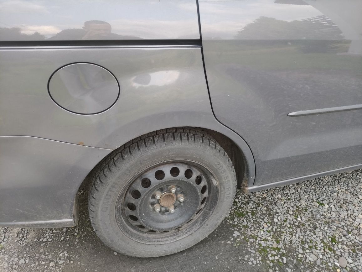 Samochód osobowy Mazda 5