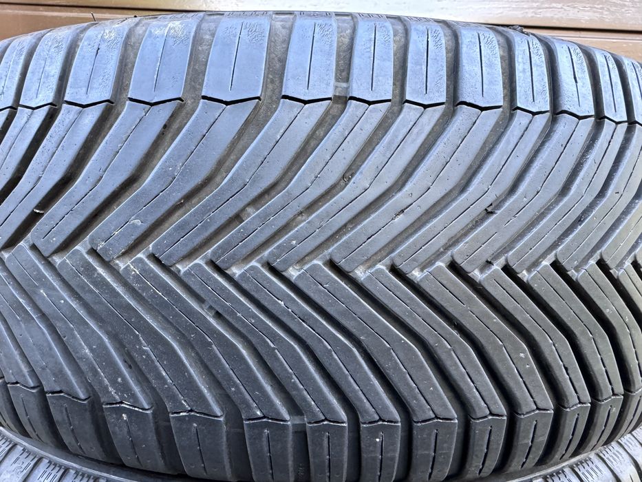 Opony wielosezon 235/50/19 103W Michelin Cross Climate SUV KPL 2021r.