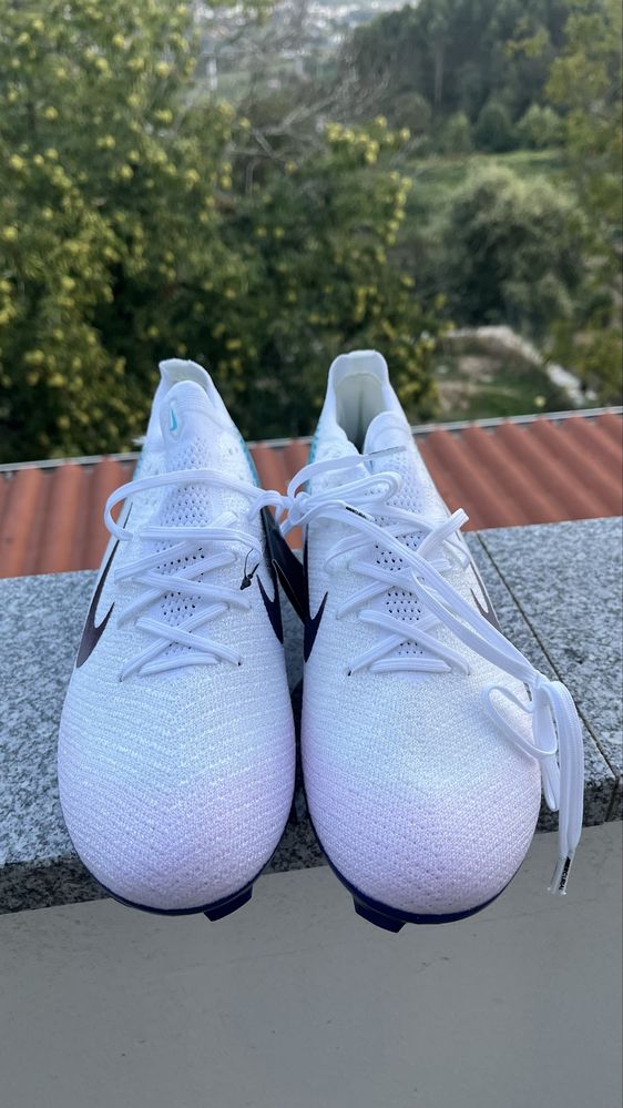 Chuteira Nike mercurial