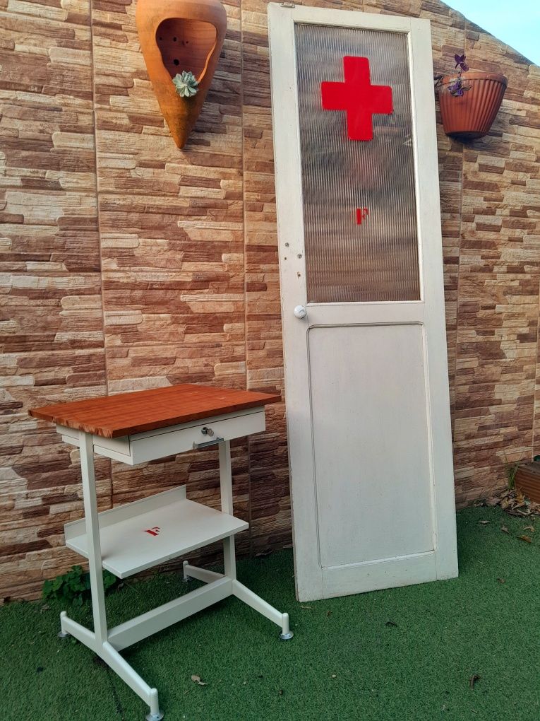 Antiga porta de enfermaria anos 60