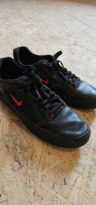 Nike SB Ishod (black university red)