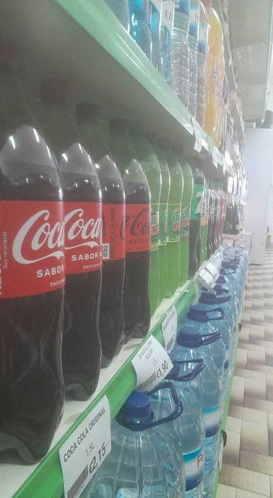 Recheio de mercadorias,arca,vitrines, computadores e impressoras