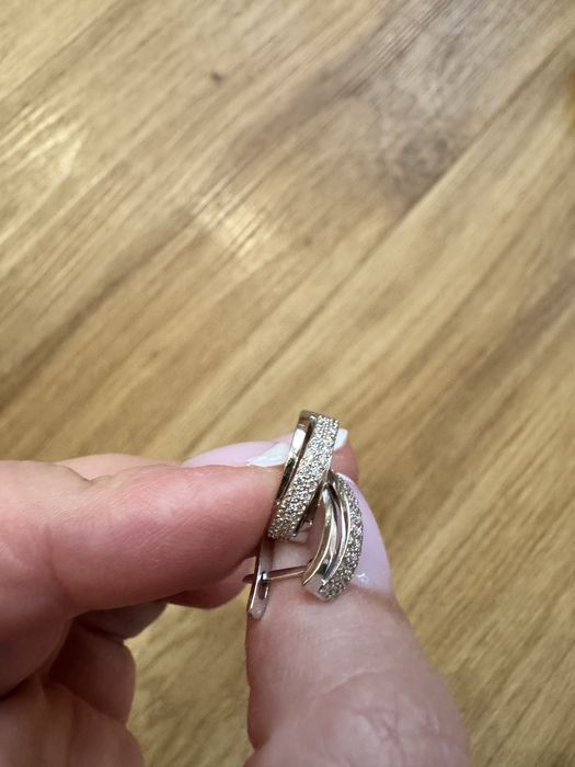 Золоті сережки з діамантами