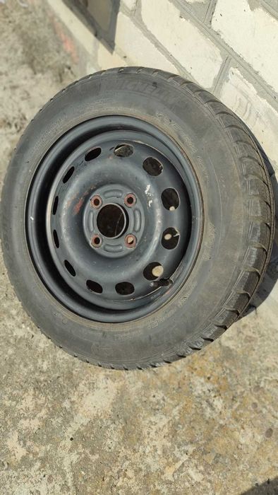 Продам колесо (Ford) в зборі з зимовою гумою.