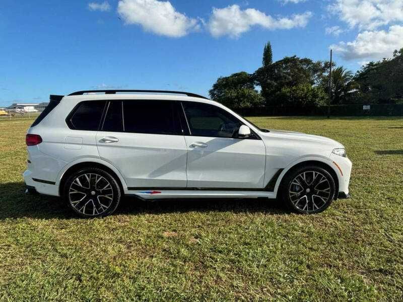 2021    BMW    X7