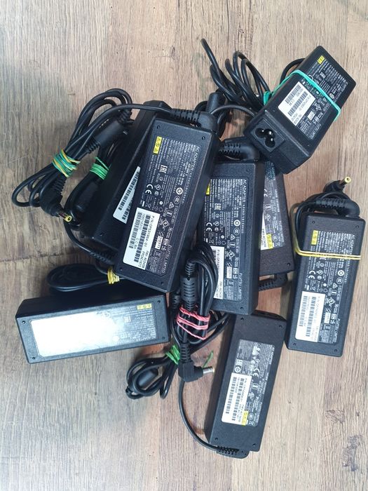 Зарядка зарядное блок питания живлення Asus Fujitsu 90w оригінал