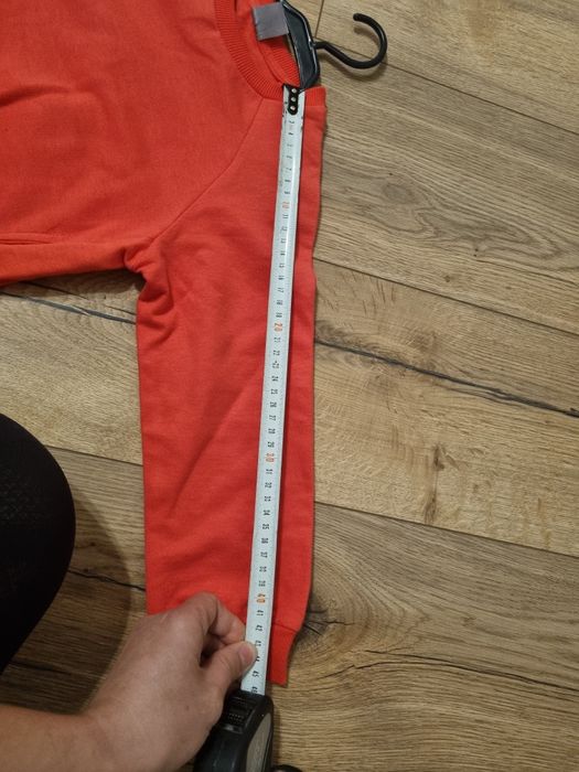 Czerwona bluza 116 przez głowę