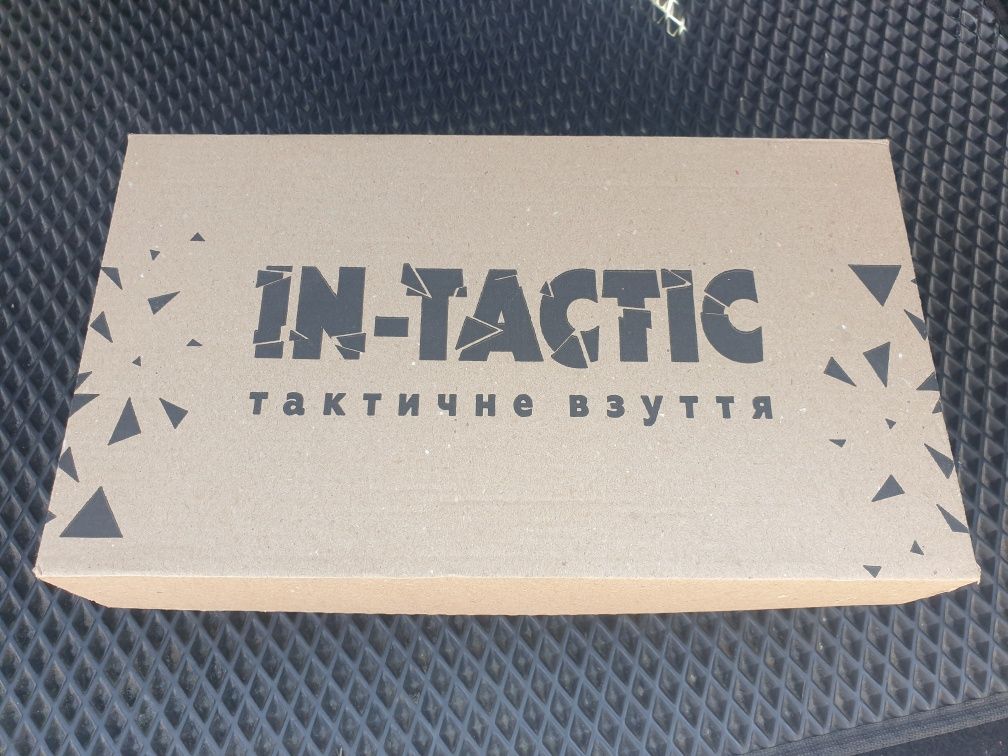 Чорні кросівки тактичні
