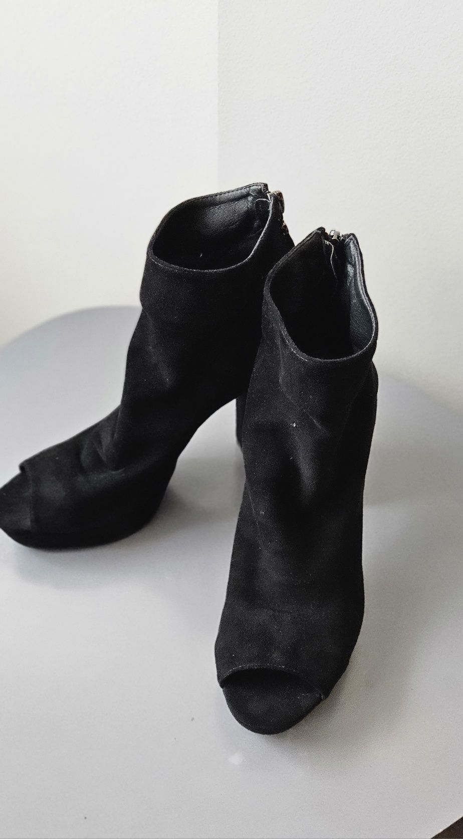 Botki peep toe na obcasie (czarne r.39)