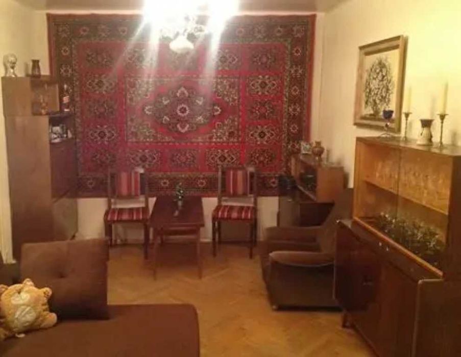 Помощь с поселением пол дома, 2 комнаты.