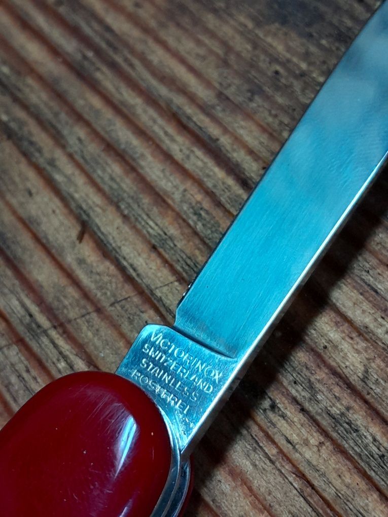 Scyzoryk Victorinox, nóż, niezbędnik PRL