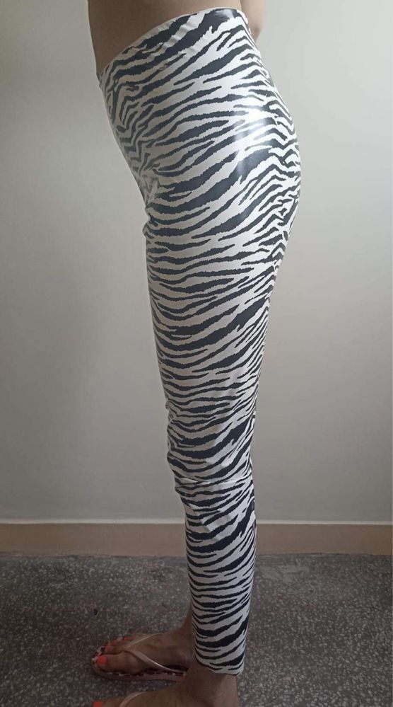 Legginsy Tezenis w zeberkę zebra latex