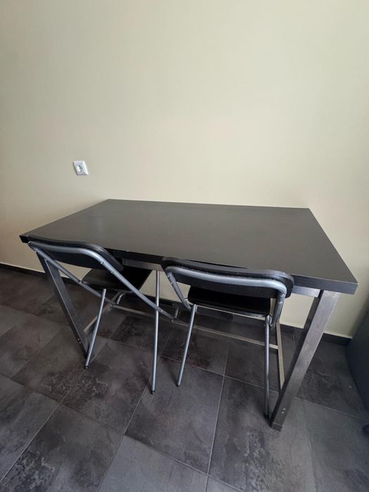Mesa de cozinha e 2 cadeiras - IKEA