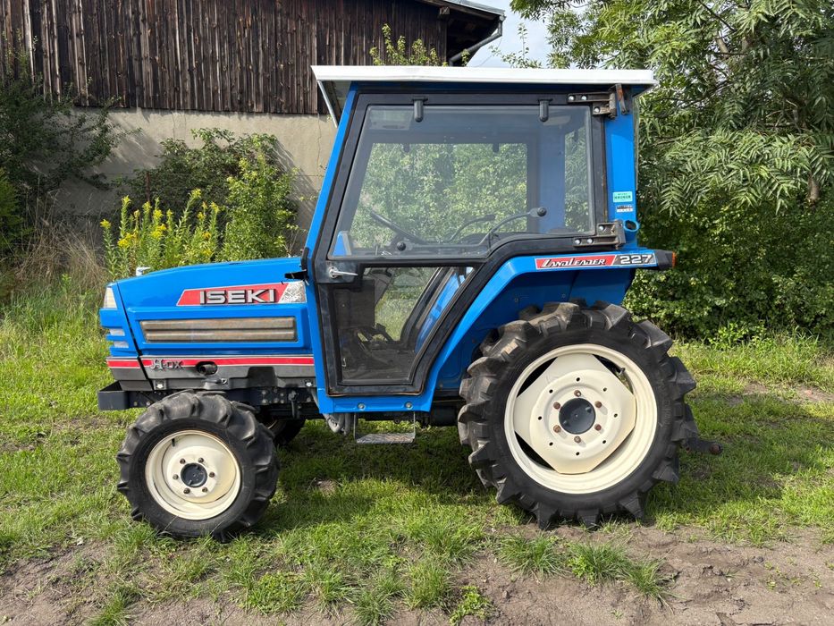 Traktor iseki 227 naped 4x4 wspomaganie rewers Tur kubota