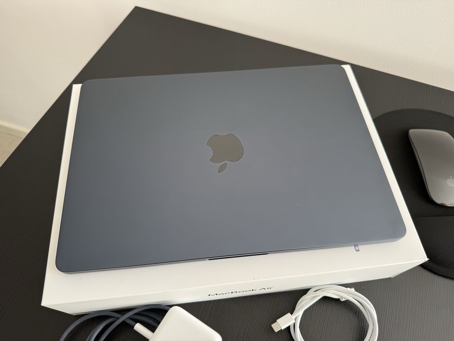 Macbook Air M4 16/256GB + Apple Magic Mouse