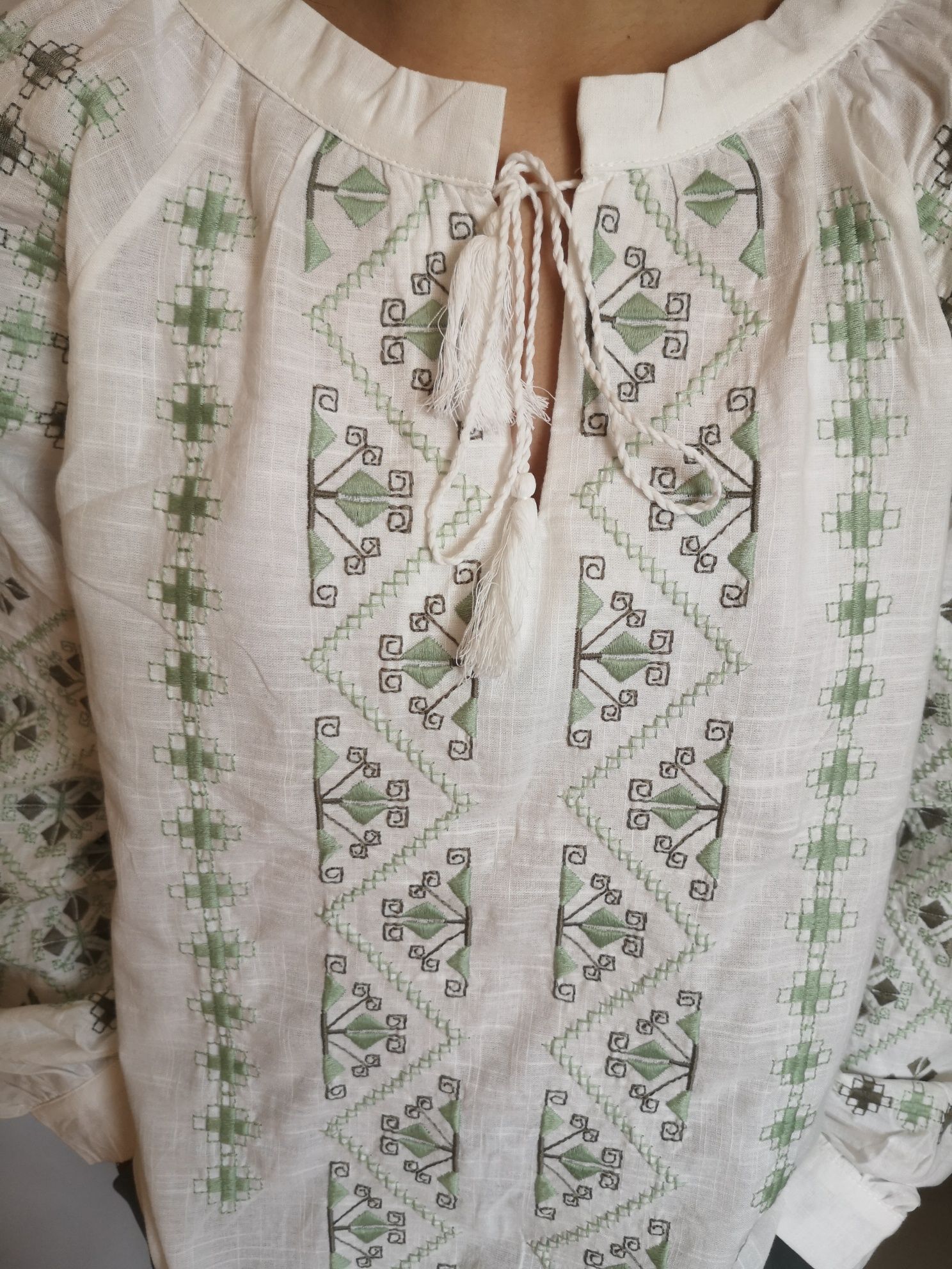 Жіноча вишиванка S, M, L, XL