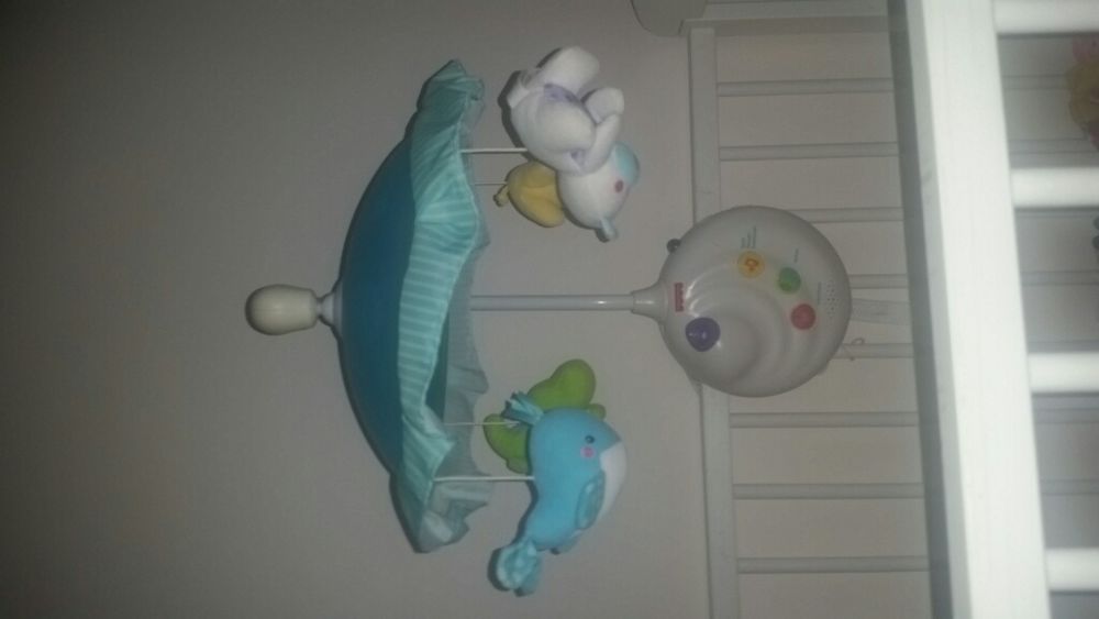 Karuzela Fisher Price z projektorem.