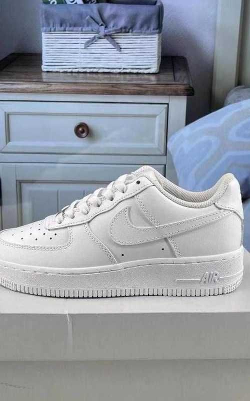 Nike Air Force 1 Low '07 White EU 36