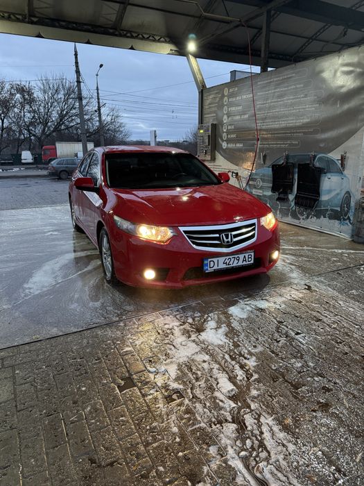 Honda accord 8 2.0 бензин 2011 року 163 тис.км