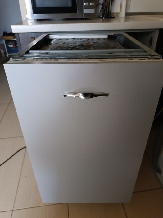 Посудомоечная машина Ariston LI480a