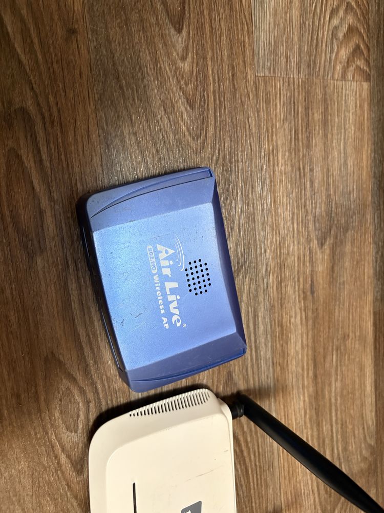 Zestaw 4 routerów WiFi