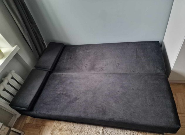 Czarna kanapa rozkładana