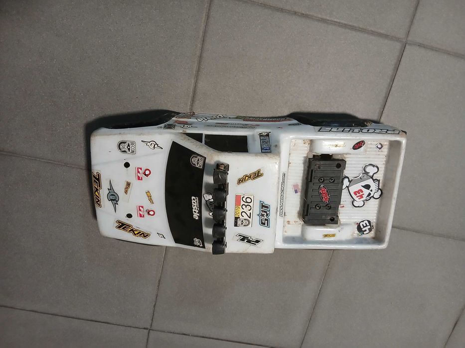 Vendo body rc crawler  com luzes