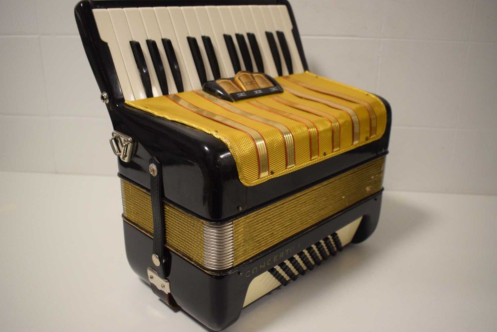 Cordeao Hohner Concerto I 2 Voz 48 Baixos, N 233