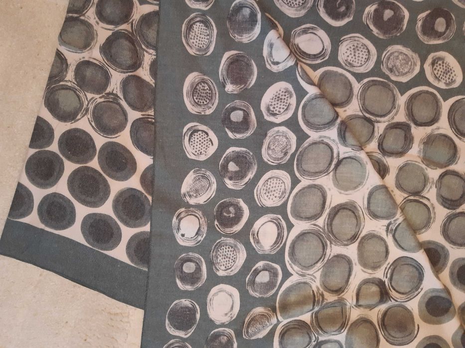 Piękny nowy duży kaszmirowy szal 180x70 cm