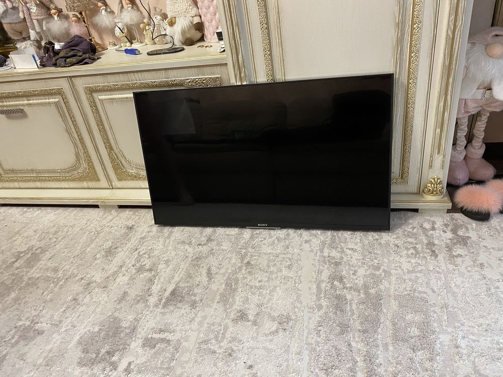 Продам телевизор SONY BRAVIA 43 диагональ .