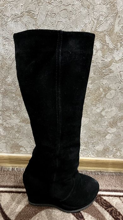 Зимние замшевые сапоги