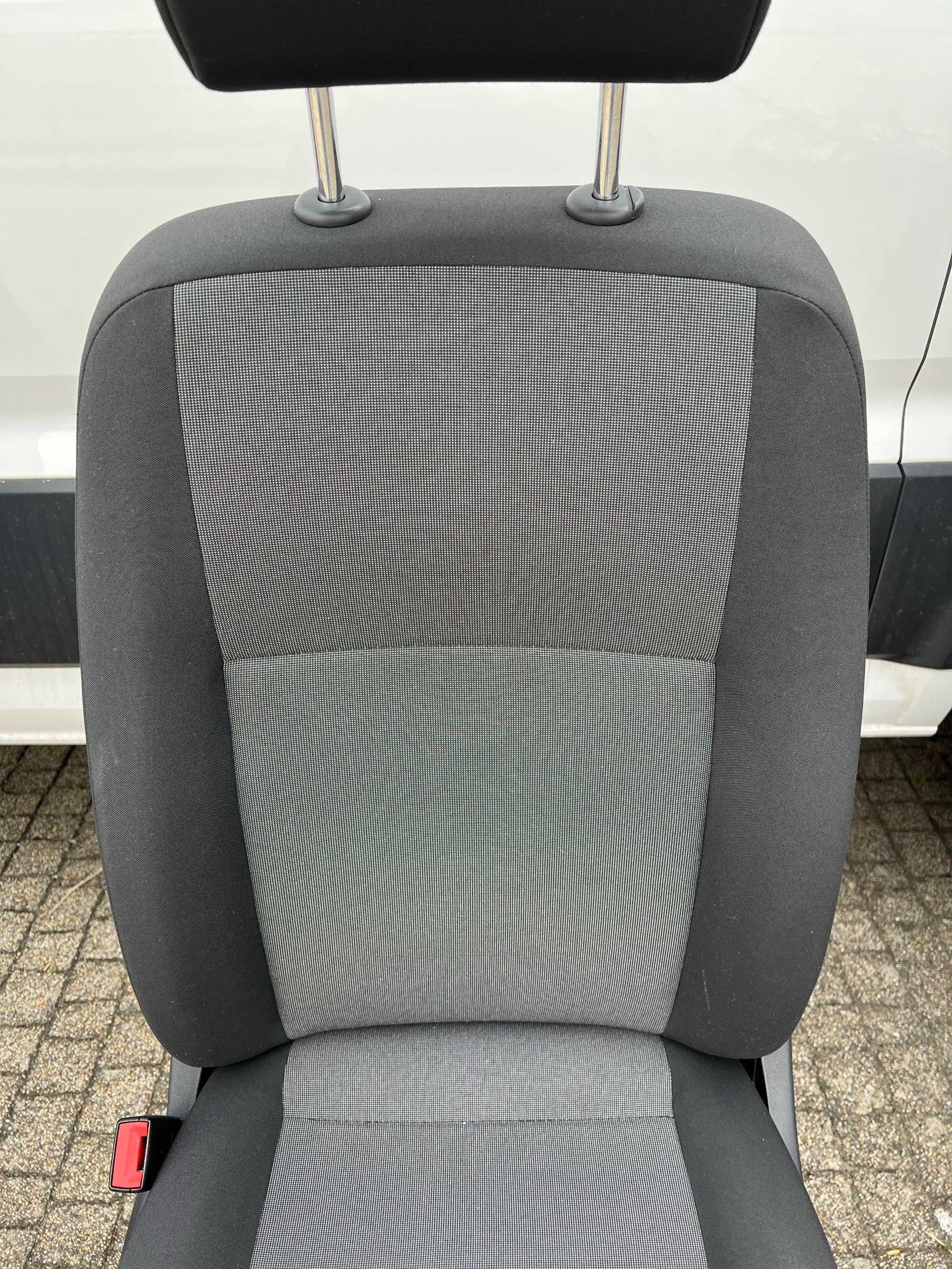 Fotel VW T6 - Fotel kierowcy - pasażera - zamienię - Transporter T5