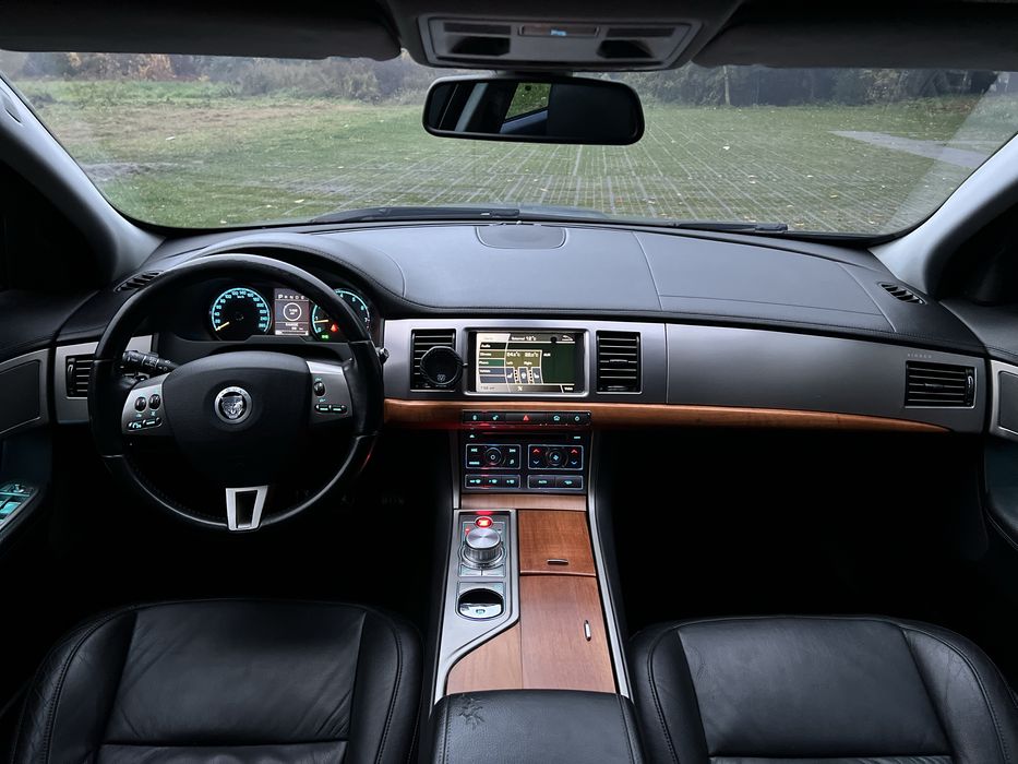 Jaguar Xf 2008 року