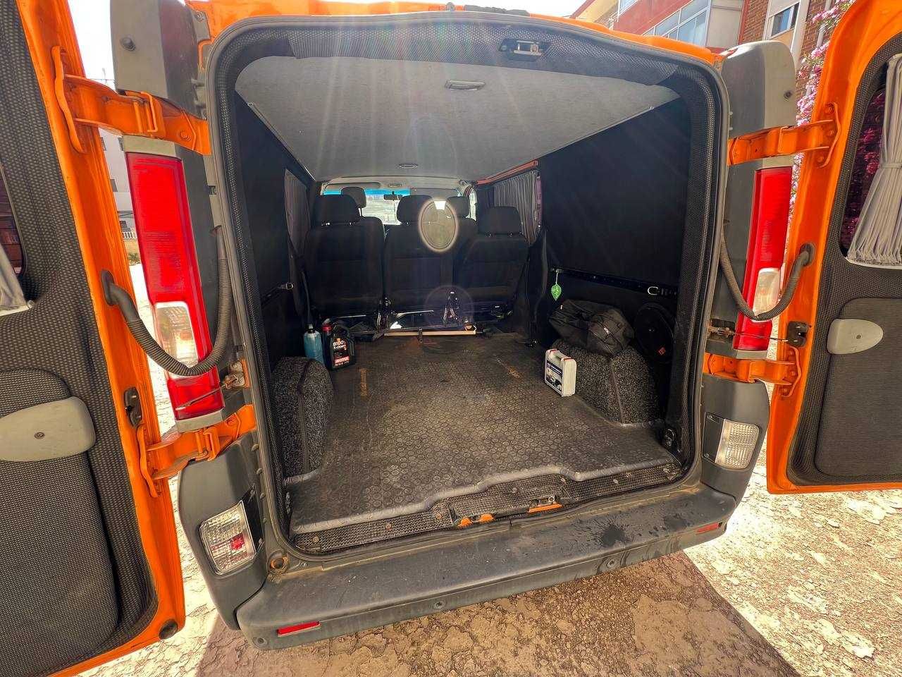 Opel Vivaro Продаж авто