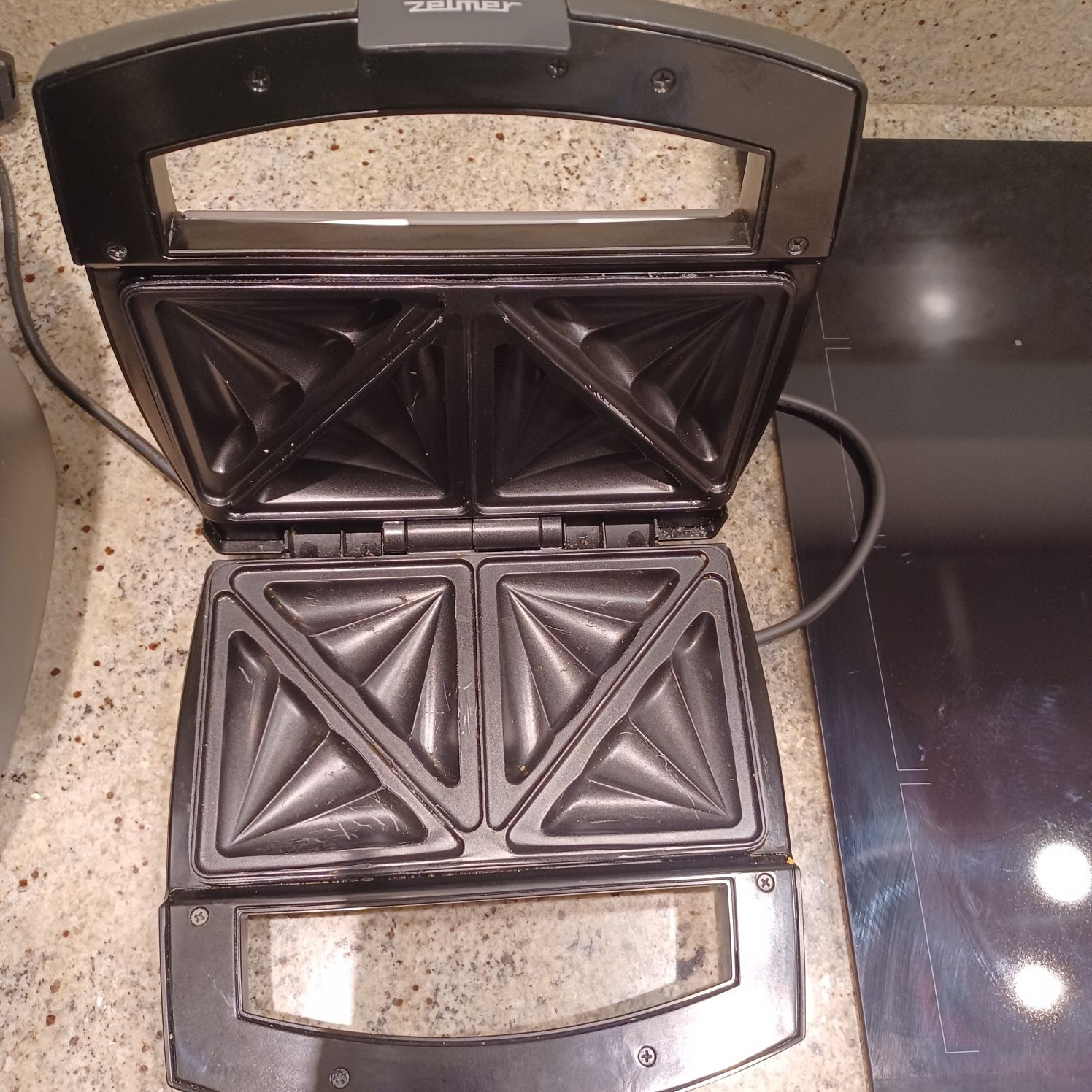 Opiekacz Zelmer ZSM2102X (26Z013) 700W