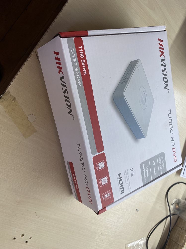 Hikvision DS 7108