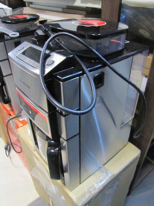 Ekspres do kawy z młynkiem na kawę ziarnistą stal Klarstein Aromatica