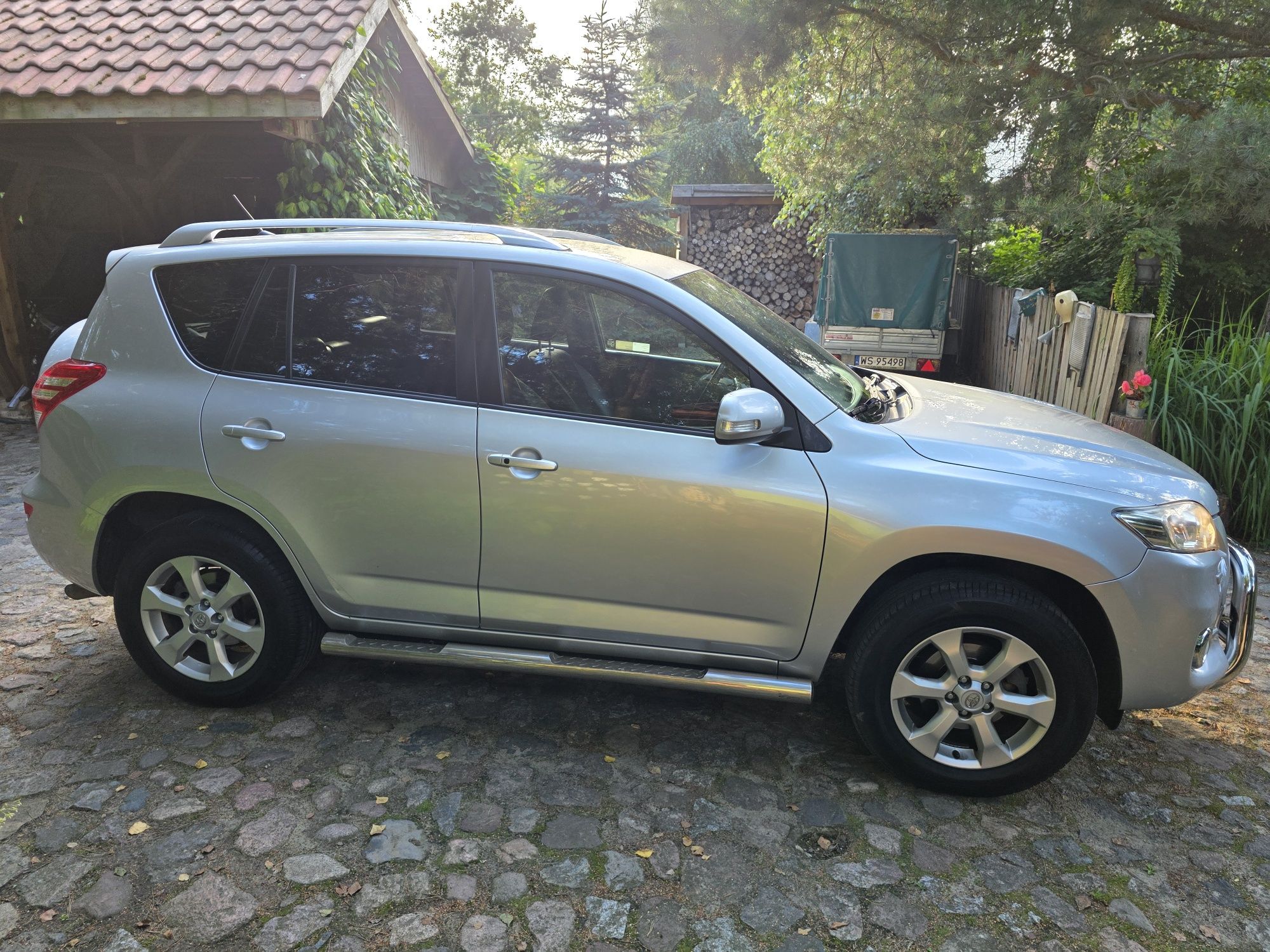 Toyota RAV4, benzyna  2010 r.