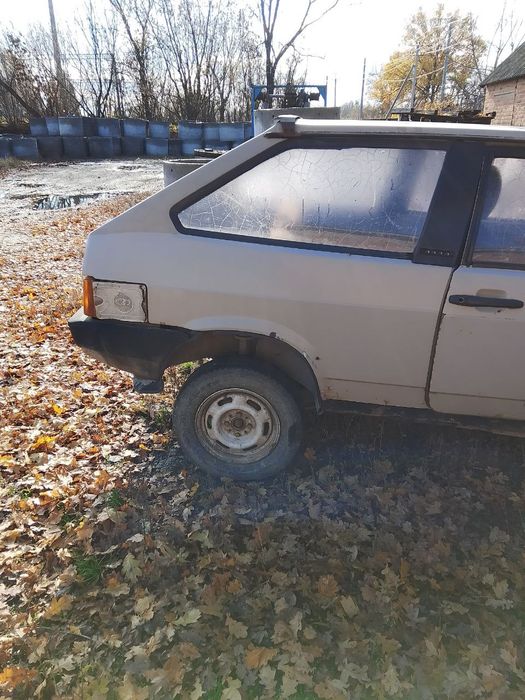 ВАЗ 2108 на бодром ходу