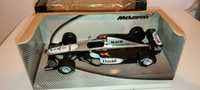 Wyścigówka, bolid McLaren Mercedes Mp4-16 F1 2001 HotWheels Model 1:24