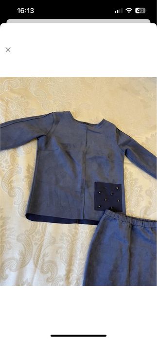 Женский костюм с юбкой