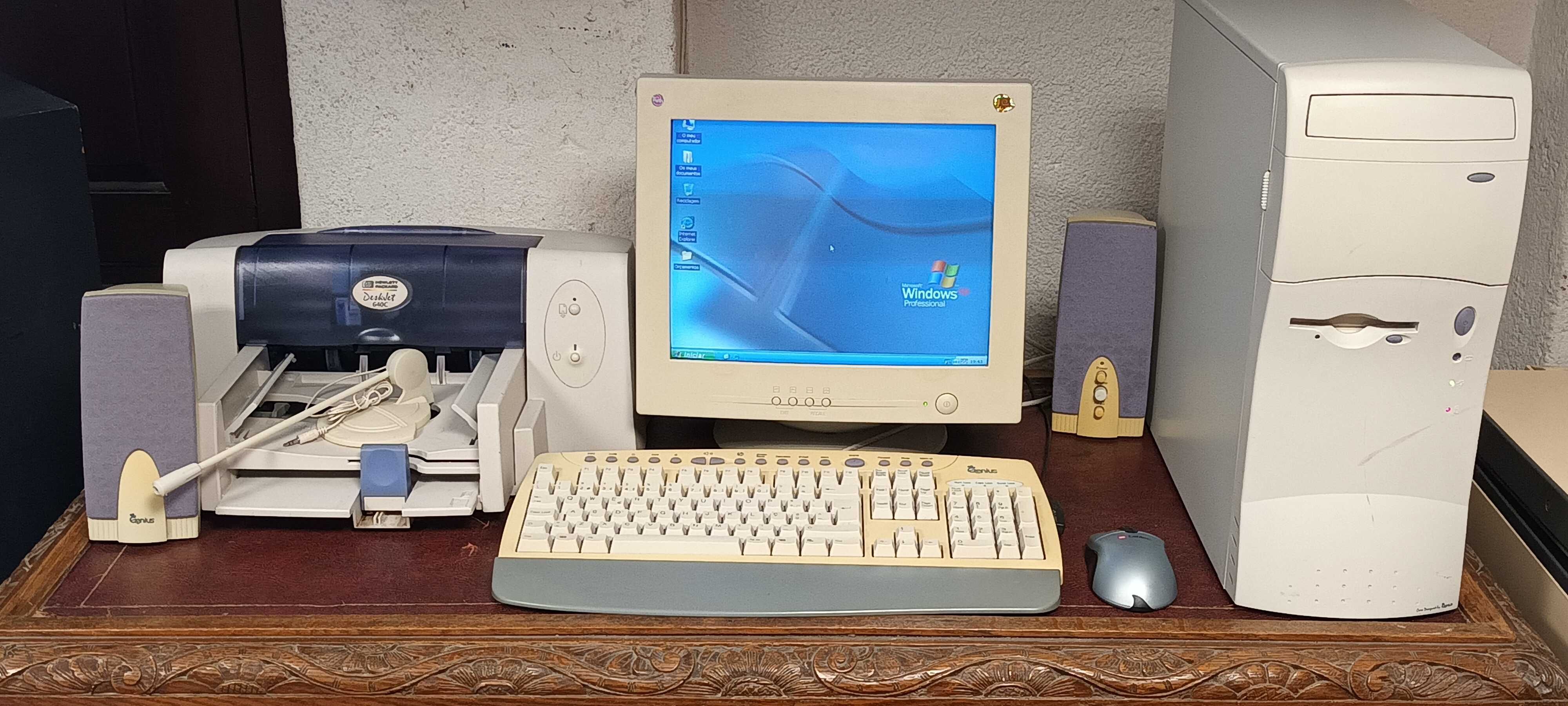 Computador Vintage Celeron 633A   Ano 2000