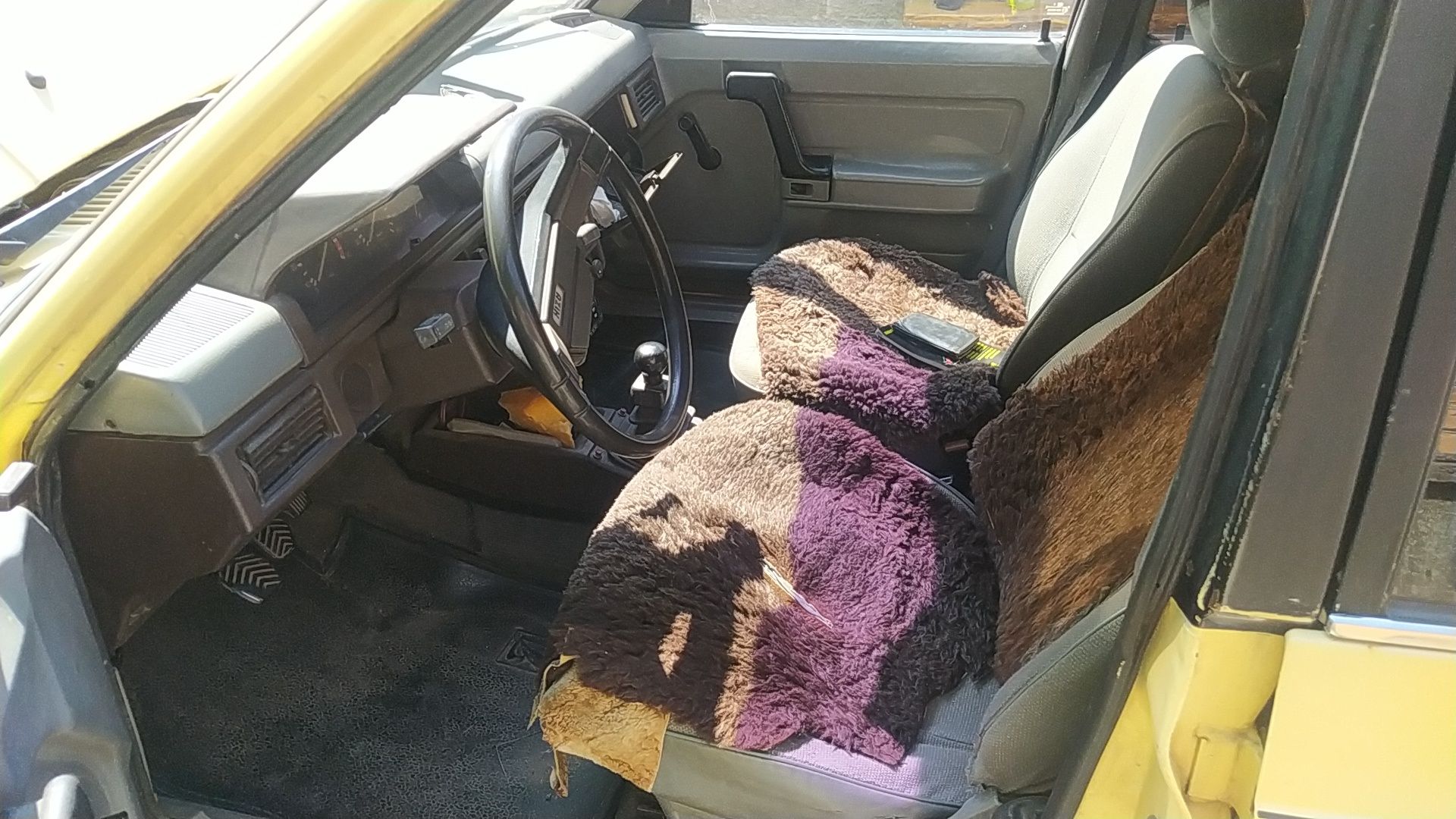 БУ автомобіль АЗЛК 21412