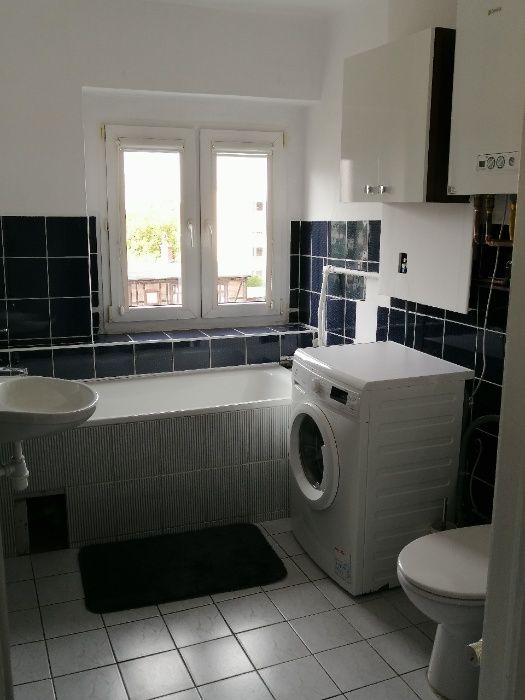 Dwa pokoje w trzypokojowym mieszkaniu. Idealne dla pary, jak kawalerka
