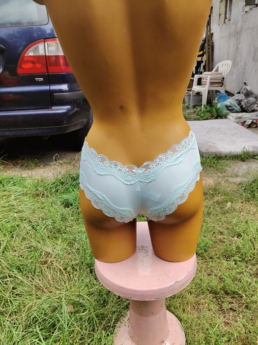 Majtki damskie z koronką rozmiar 38/40 M firma Primark