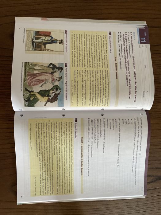 Caderno de atividades História A - 11 ano