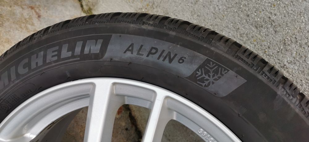 Michelin Alpin 6 215/55/17