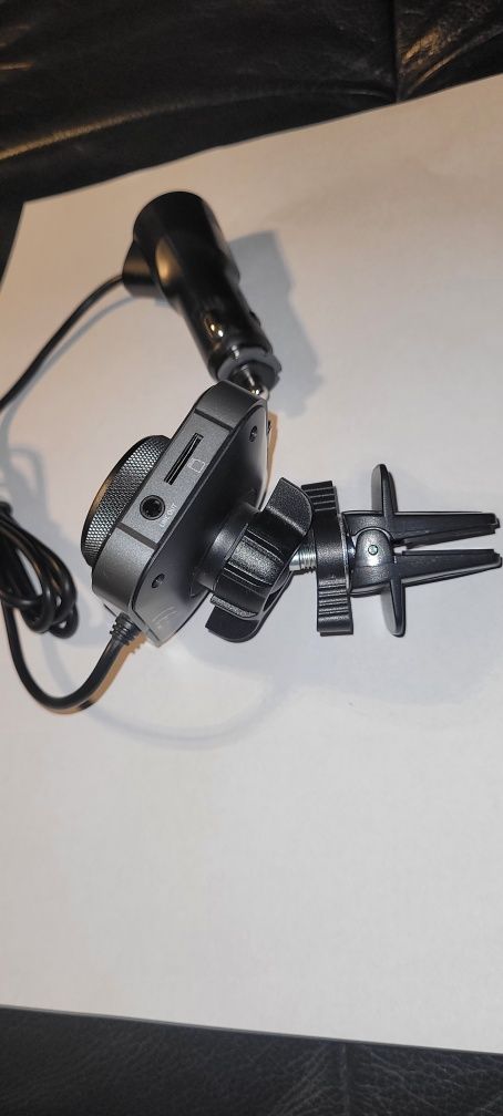 Transmiter samochodowy zestaw głośnomówiący  SAVIO TR-14 FM z Bluetoot