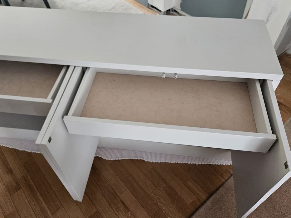 Móvel aparador lacado